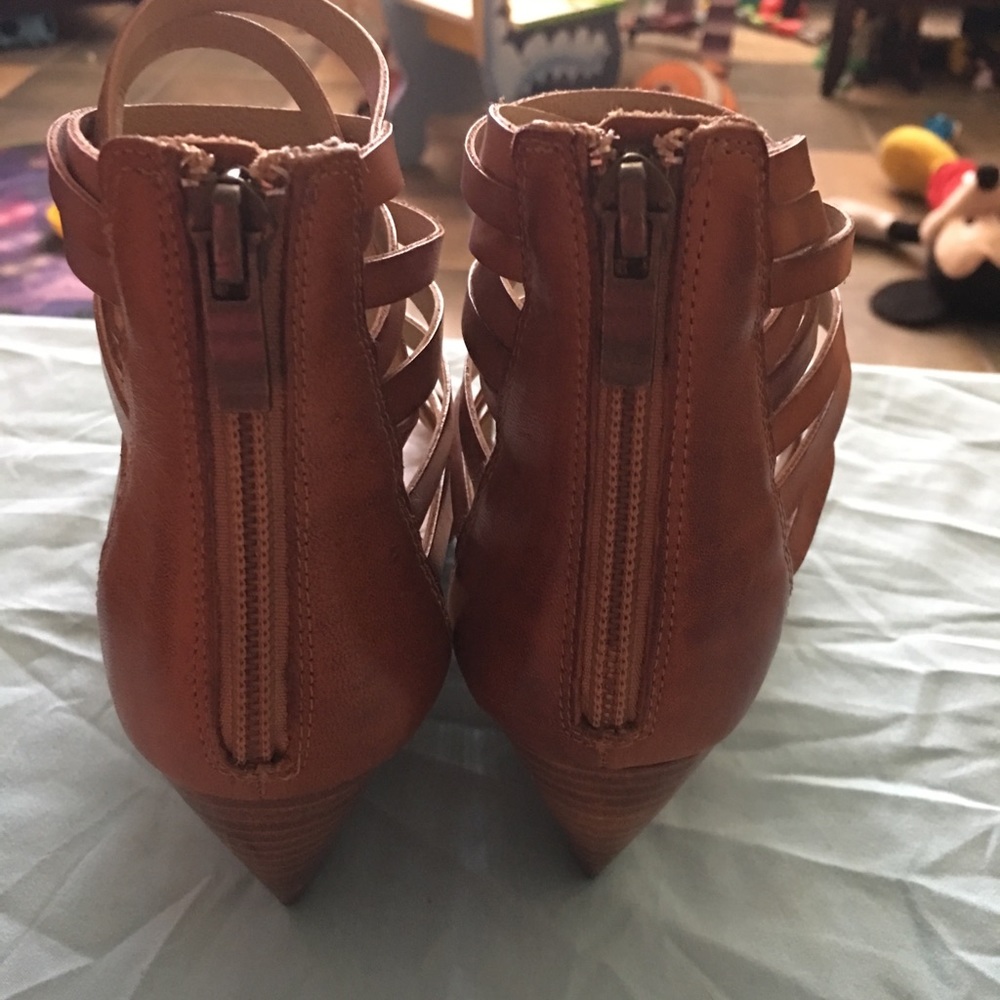 ๐๐๐SOLD๐๐๐Levity wedge heel strappy sandals - Picture 4 of 5